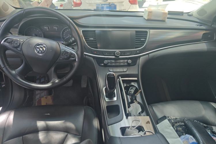 Used Buick LaCrosse 2018 20T Elite Edition Center Console