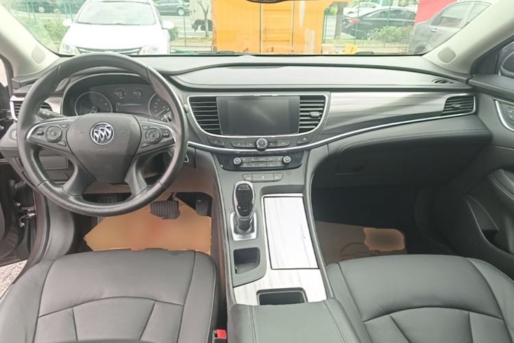 Used Buick LaCrosse 2018 20T Elite Edition Center Console