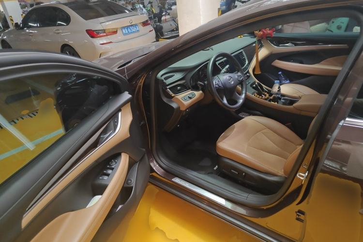 Used Buick LaCrosse 2018 28T Elite Edition Driver Seat