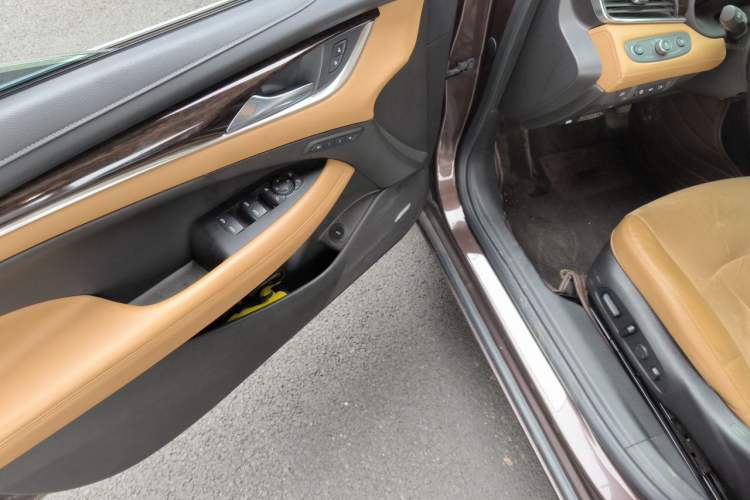 Used Buick LaCrosse 2018 28T Luxury Model Driver Seat