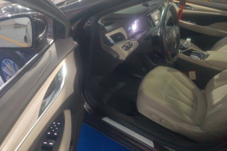 Used Buick LaCrosse 2018 30H Elite Edition Driver Seat