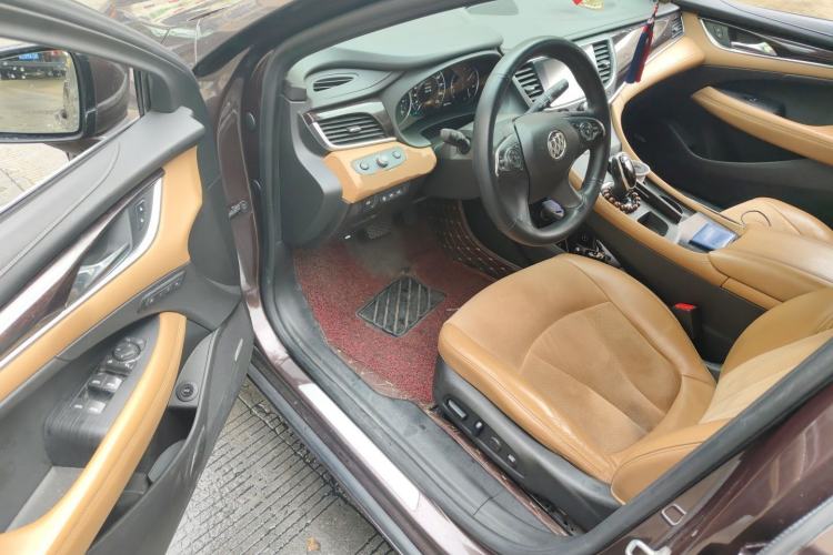 Used Buick LaCrosse 2018 28T Luxury Model Driver Seat