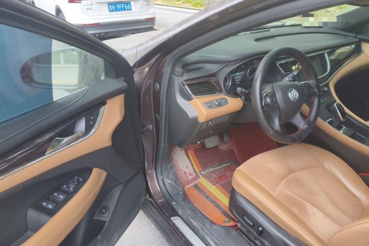 Used Buick LaCrosse 2018 28T Elite Edition Driver Seat