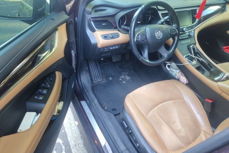 Used Buick LaCrosse 2018 28T Luxury Model Driver Seat