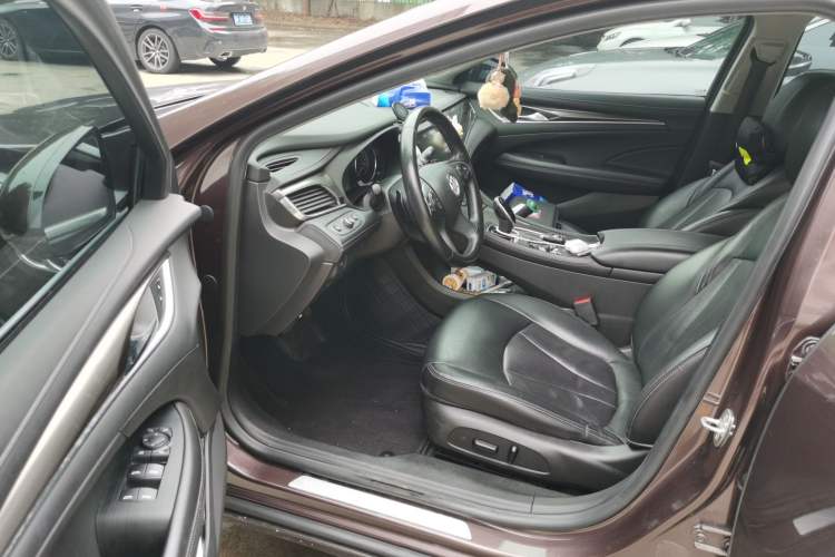 Used Buick LaCrosse 2018 20T Elite Edition Driver Seat