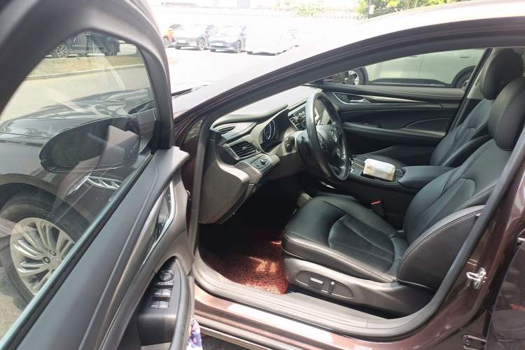 Used Buick LaCrosse 2018 20T Elite Edition Driver Seat
