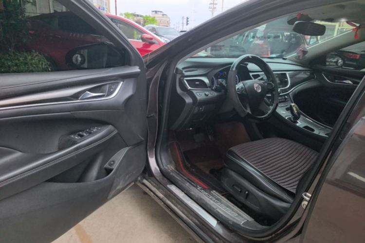 Used Buick LaCrosse 2018 20T Elite Edition Driver Seat