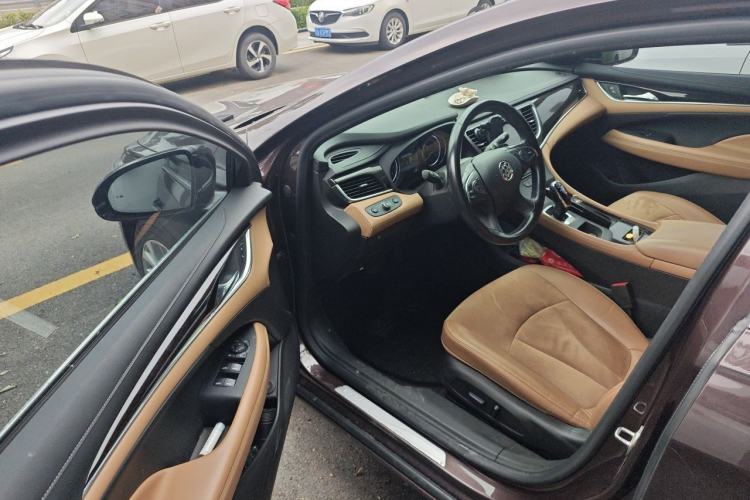 Used Buick LaCrosse 2018 28T Elite Edition Driver Seat