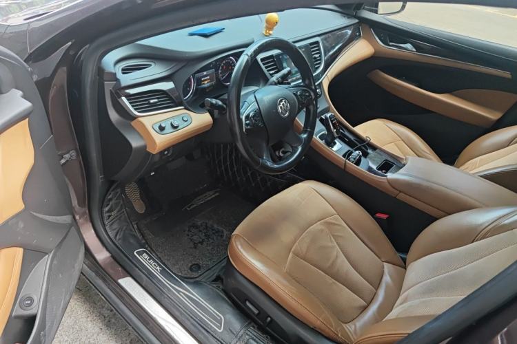 Used Buick LaCrosse 2018 28T Elite Edition Driver Seat