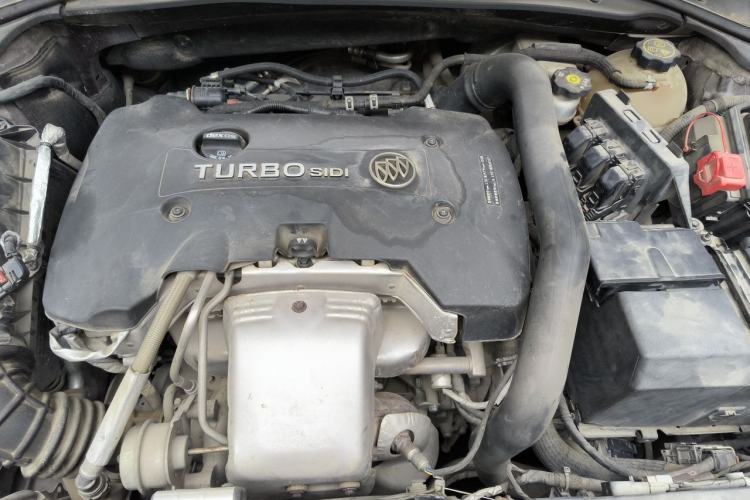 Used Buick LaCrosse 2018 28T Luxury Model Engine Bay