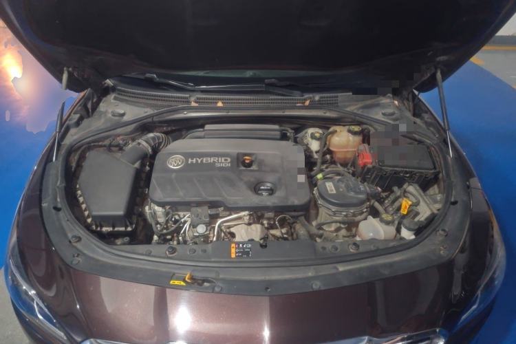 Used Buick LaCrosse 2018 30H Elite Edition Engine Bay