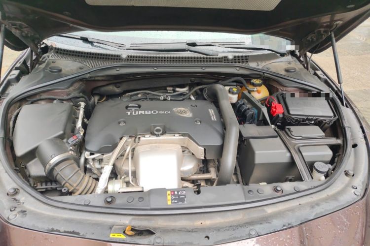 Used Buick LaCrosse 2018 28T Luxury Model Engine Bay