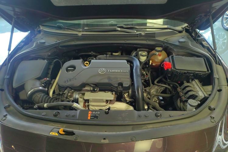 Used Buick LaCrosse 2018 20T Elite Edition Engine Bay
