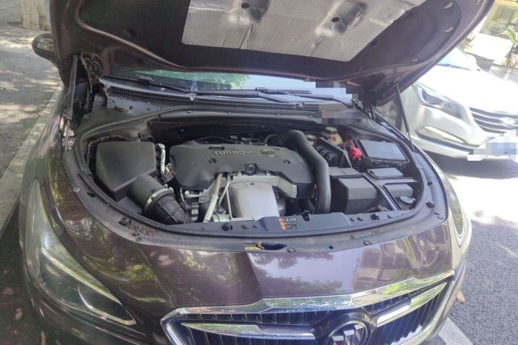Used Buick LaCrosse 2018 28T Elite Edition Engine Bay