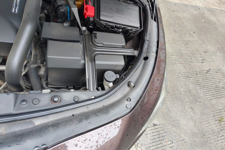 Used Buick LaCrosse 2018 28T Luxury Model Engine Bay Left