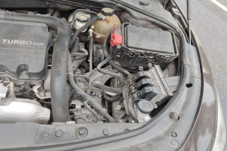 Used Buick LaCrosse 2018 20T Elite Edition Engine Bay Left