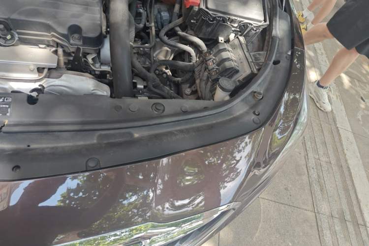 Used Buick LaCrosse 2018 20T Elite Edition Engine Bay Left