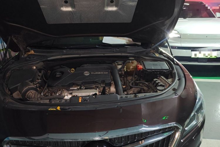 Used Buick LaCrosse 2018 20T Luxury Model Engine Bay Left
