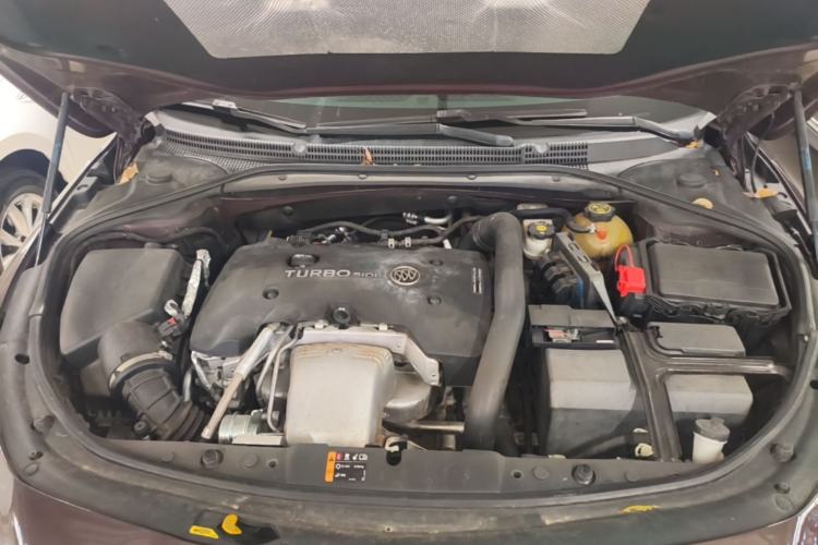 Used Buick LaCrosse 2018 28T Luxury Model Engine Bay