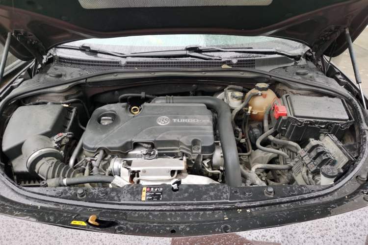 Used Buick LaCrosse 2018 20T Elite Edition Engine Bay