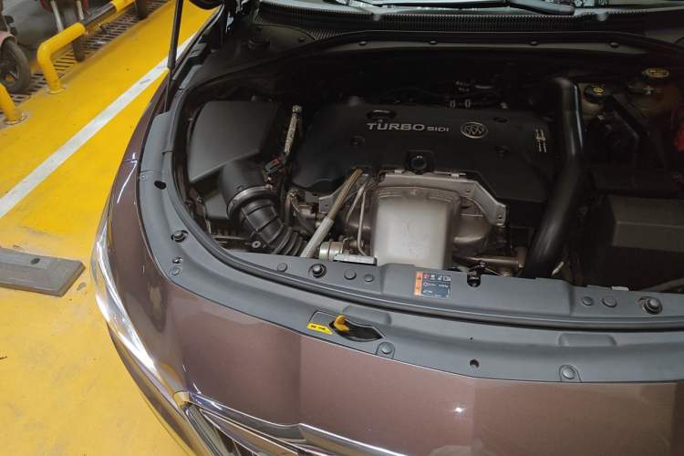 Used Buick LaCrosse 2018 28T Elite Edition Engine Bay Right