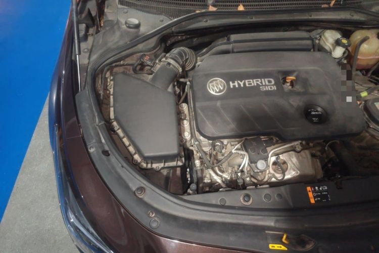 Used Buick LaCrosse 2018 30H Elite Edition Engine Bay Right