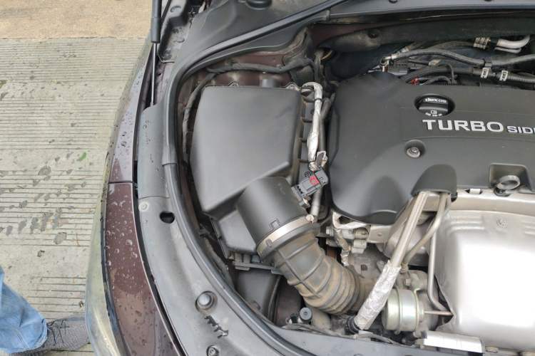 Used Buick LaCrosse 2018 28T Luxury Model Engine Bay Right