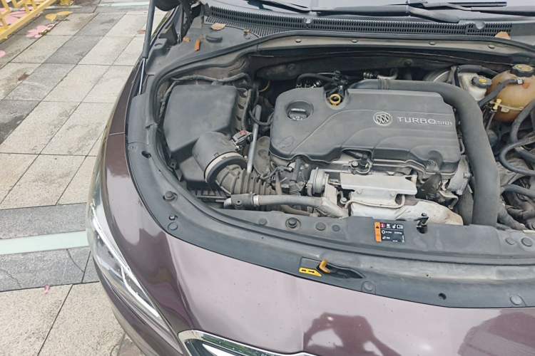 Used Buick LaCrosse 2018 20T Elite Edition Engine Bay Right