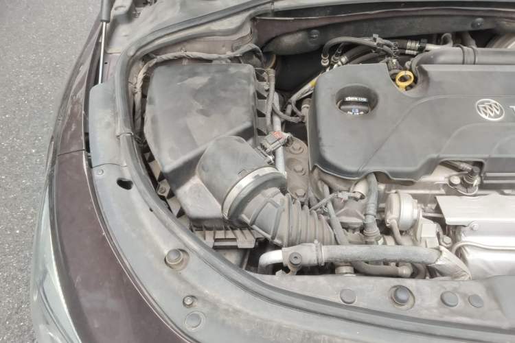 Used Buick LaCrosse 2018 20T Elite Edition Engine Bay Right