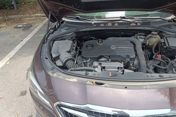 Used Buick LaCrosse 2018 20T Elite Edition Engine Bay Right