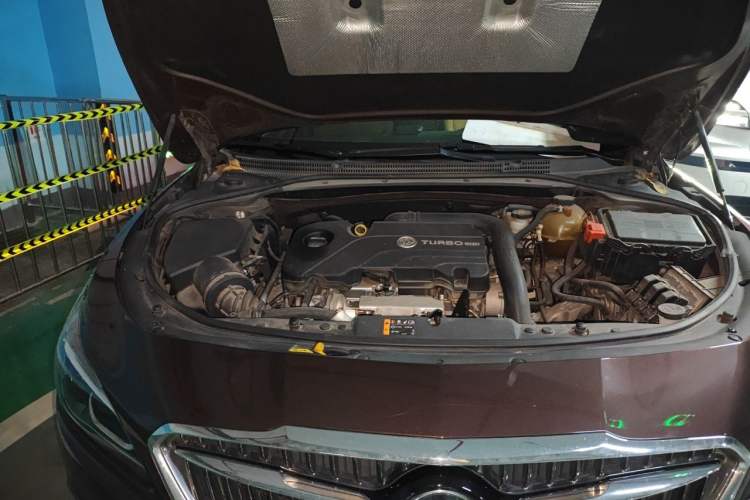 Used Buick LaCrosse 2018 20T Luxury Model Engine Bay Right