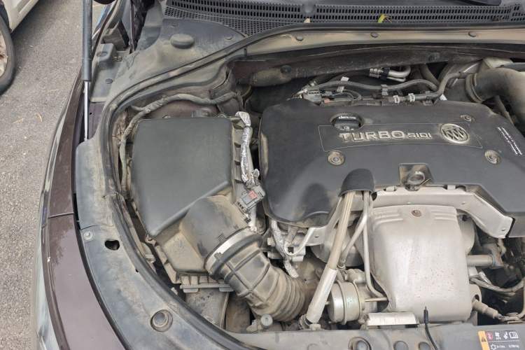 Used Buick LaCrosse 2018 28T Elite Edition Engine Bay Right
