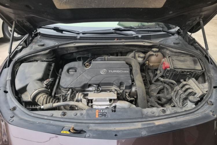 Used Buick LaCrosse 2018 20T Elite Edition Engine Bay