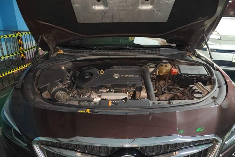 Used Buick LaCrosse 2018 20T Luxury Model Engine Bay