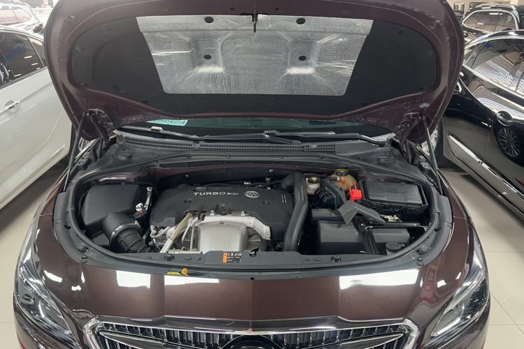 Used Buick LaCrosse 2018 28T Luxury Model Engine Bay
