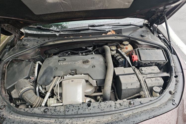 Used Buick LaCrosse 2018 28T Luxury Model Engine Bay