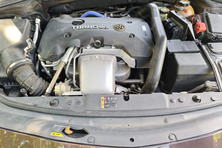 Used Buick LaCrosse 2018 28T Luxury Model Engine Bay
