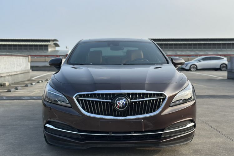 Used Buick LaCrosse 2018 28T Luxury Model Exterior 6