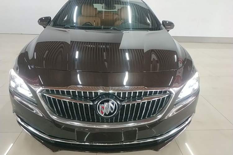 Used Buick LaCrosse 2018 28T Elite Edition Front