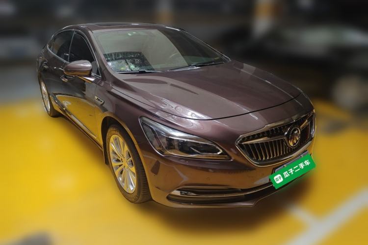 Used Buick LaCrosse 2018 28T Elite Edition Front Right 45 Deg