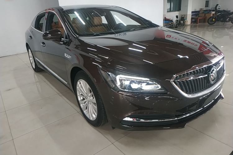 Used Buick LaCrosse 2018 28T Elite Edition Front Right 45 Deg