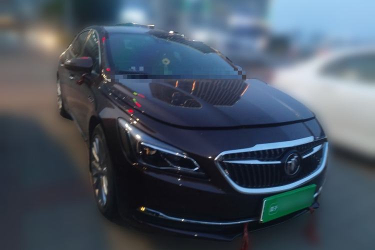 Used Buick LaCrosse 2018 28T Luxury Model Front Right 45 Deg