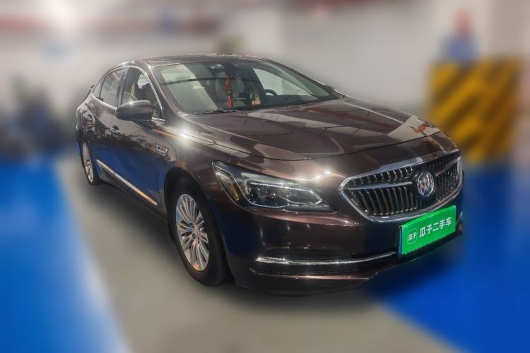 Used Buick LaCrosse 2018 30H Elite Edition Front Right 45 Deg