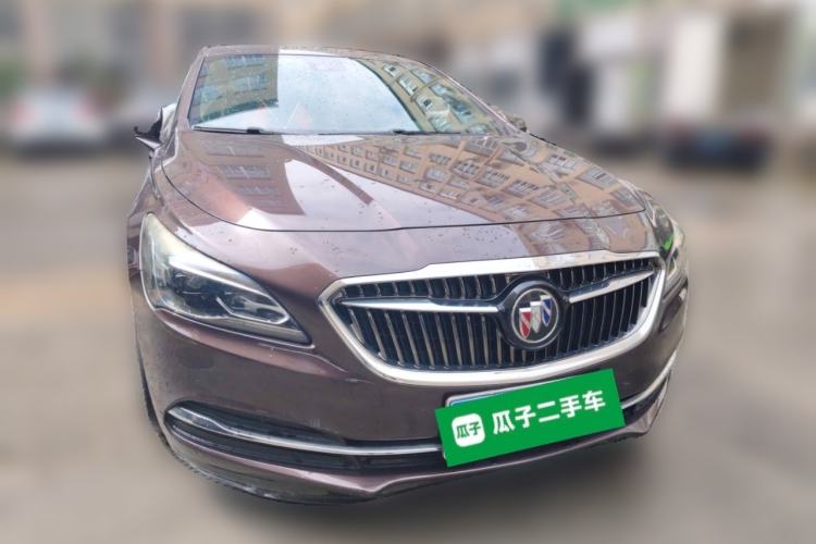 Used Buick LaCrosse 2018 28T Luxury Model Front Right 45 Deg