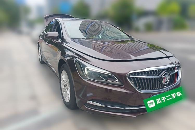 Used Buick LaCrosse 2018 20T Elite Edition Front Right 45 Deg