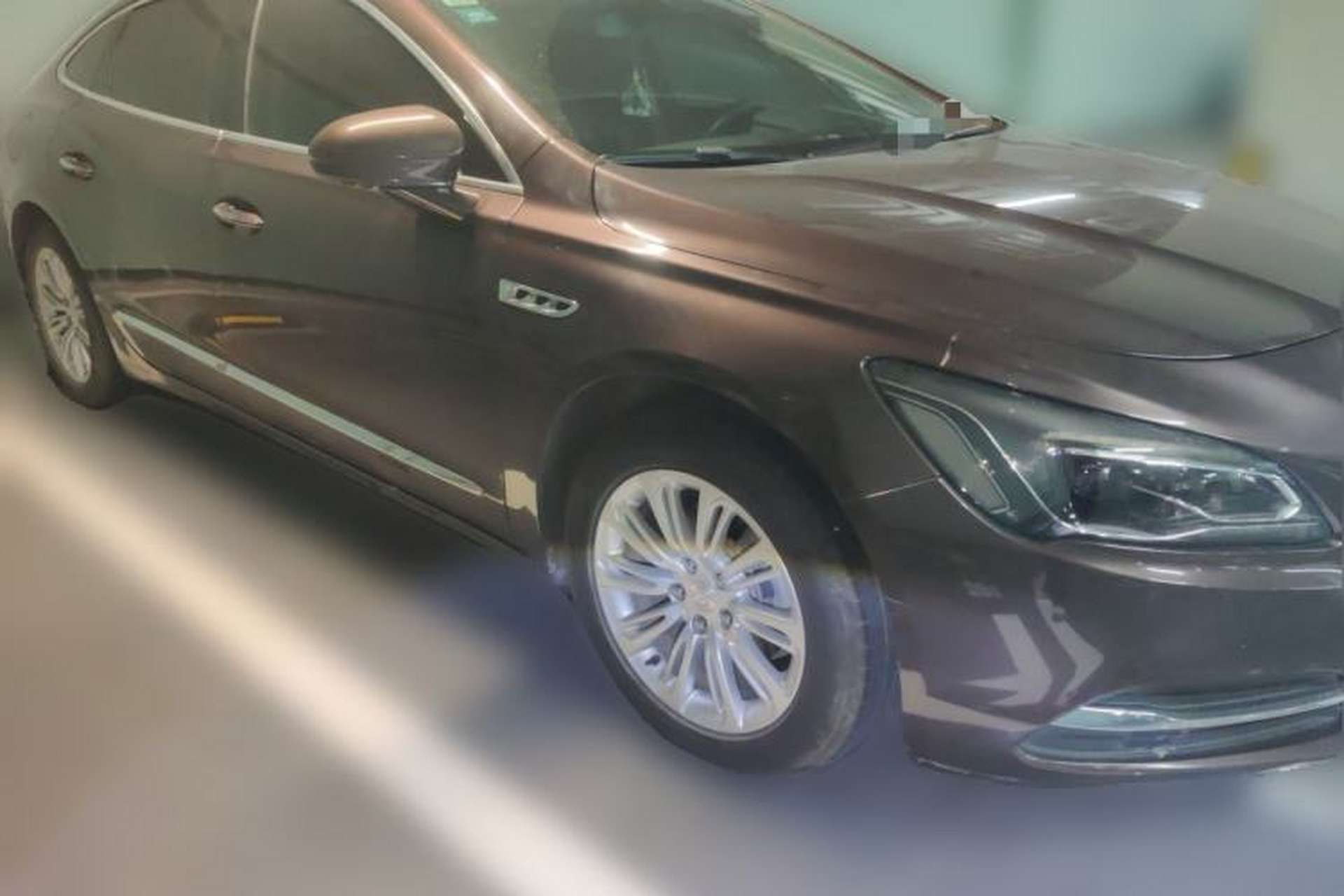 Used Buick LaCrosse 2018 20T Elite Edition Front Right 45 Deg