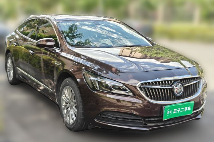 Used Buick LaCrosse 2018 30H Elite Edition Front Right 45 Deg