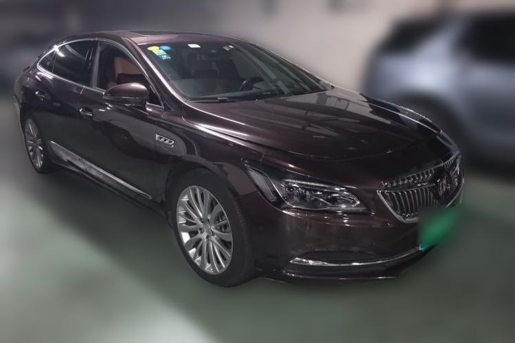 Used Buick LaCrosse 2018 28T Luxury Model Front Right 45 Deg