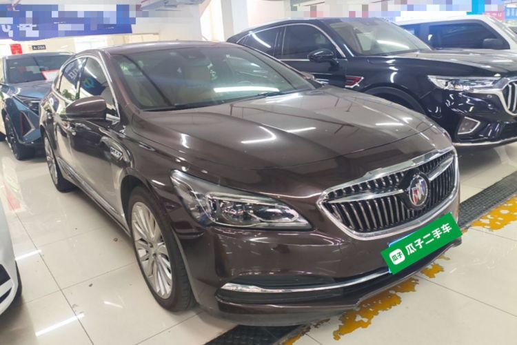 Used Buick LaCrosse 2018 28T Luxury Model Front Right 45 Deg