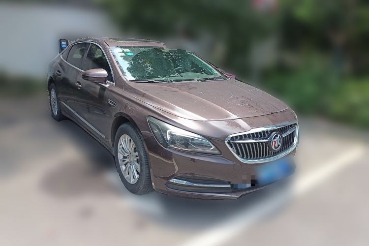 Used Buick LaCrosse 2018 20T Elite Edition Front Right 45 Deg